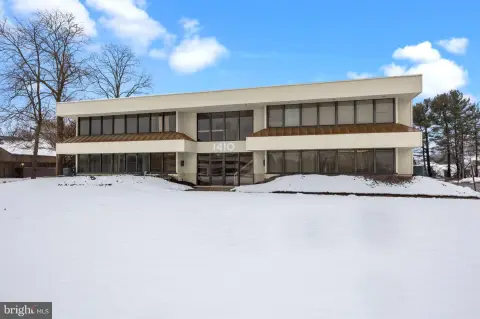 Second-Floor Office and Medical Suite