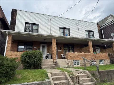 Fully Rented Three-Unit Townhouse Property