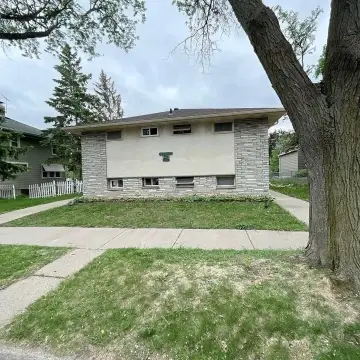 7-Unit Apartment Building