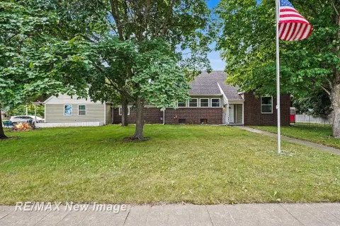 Triplex with Separate-Entry Units