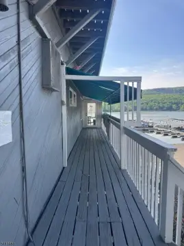 Lakefront Bar and Restaurant Space