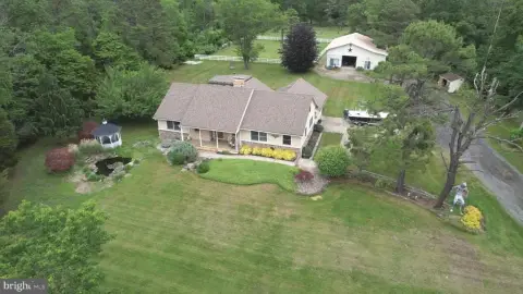 Equestrian Ranch Estate with Barn
