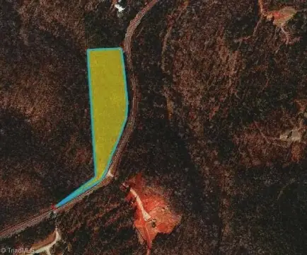 Secluded Land Near Boone's Cave