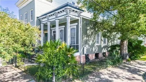 Historic Cottage with Mixed-Use Zoning