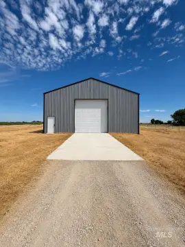 Agricultural Land with Shop Facility