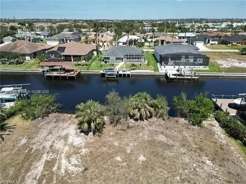 Oversized Lot, Gulf Access