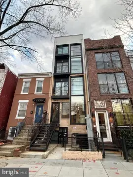 Residential Income Property with Efficiency Unit