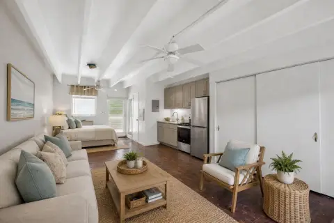 Renovated Studio Near the Ocean