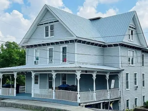 Four-Unit Multifamily Property in Marathon