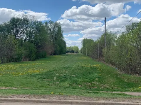 Commercial Land with Water Availability