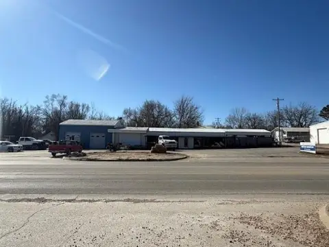 Highway Frontage Retail Opportunity