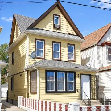 Detached Two-Family Colonial Duplex
