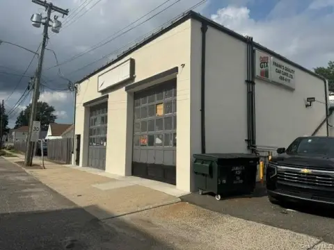 New Flex Space with Garage