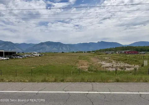 High-Visibility Highway Commercial Land