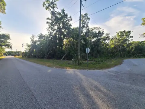 Corner Lot in Crystal River