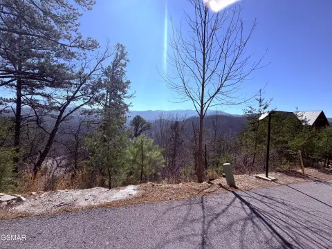 Land in Parkside Resort