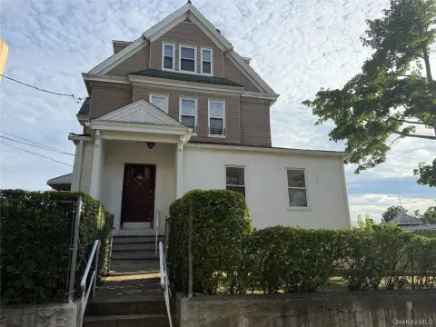 Victorian Triplex with Detached Garage