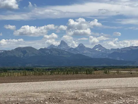 Residential Homesite with Pond Access