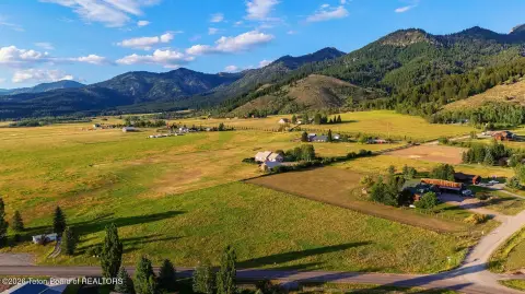 Horse-Friendly Residential Land Lot