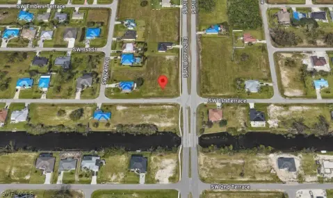 Commercial Lot in Cape Coral