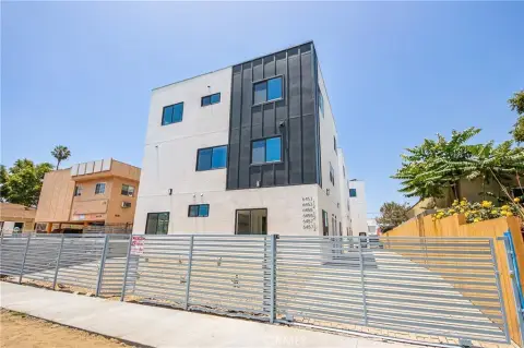 6-Unit Modern Apartment Building
