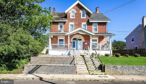 Brick Duplex with Two Rental Units