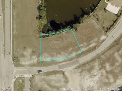 Waterfront Commercial Lot in Cape Coral