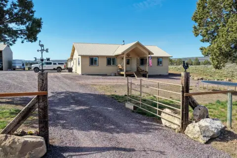 Eastern Oregon Ranchette with Views