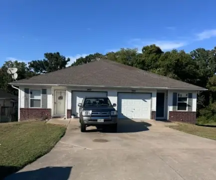 Duplex with Garage