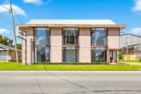Mixed-Use Building with Showroom