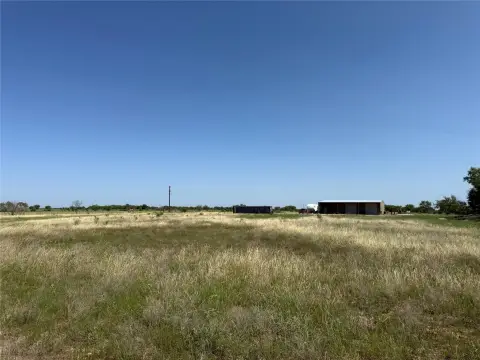 Ranch-Style Acreage with Insulated Shop