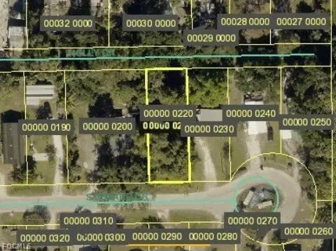 Residential Land in Fort Myers