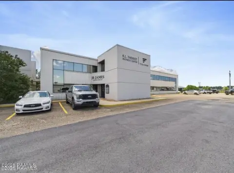 Spacious Office Space in Broussard