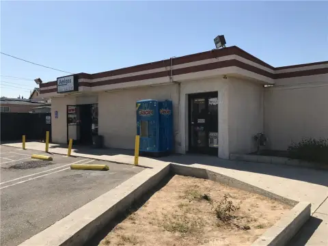 Long Beach Mixed-Use Commercial Property