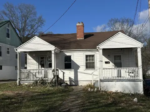 Frankfort Duplex: Income Potential
