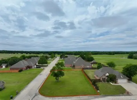 Residential Land in Sulphur, OK