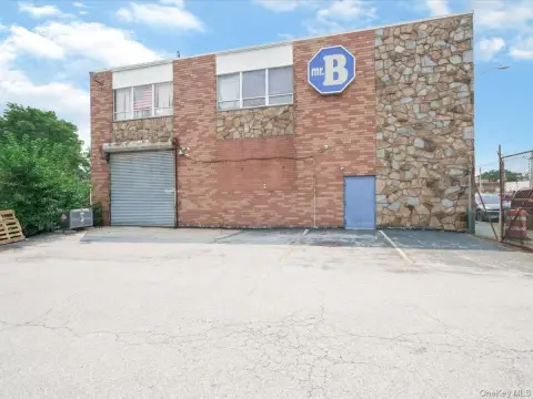 Ground-Floor Warehouse Space