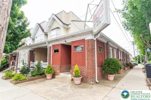 Mixed-Use Property with Restaurant