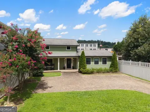 Renovated Downtown Short-Term Rental