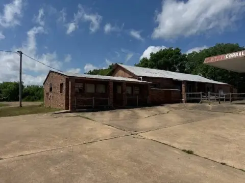 Commercial Land on Valliant Avenue