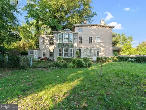 Victorian Triplex in Germantown
