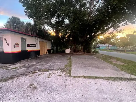 Food-Truck Commercial Land