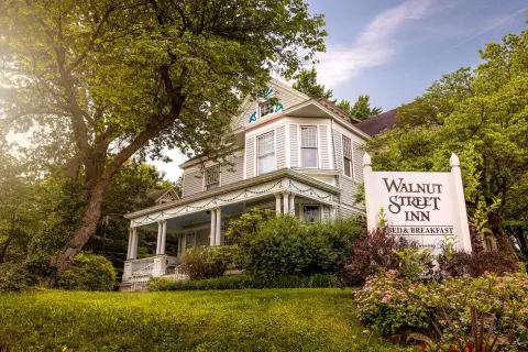 Historic Bed & Breakfast with Courtyard