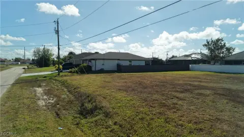 Waterfront Lot in Cape Coral