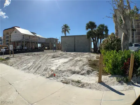 Beach Access Cottage Lot