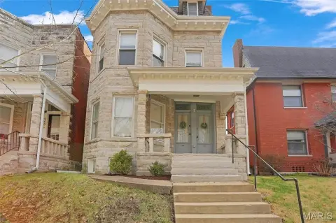 Renovated Duplex in St. Louis