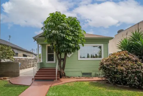 Boyle Heights Triplex: Income Opportunity