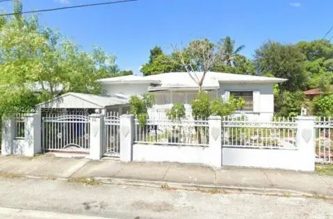 Gated Multifamily Fixer-Upper