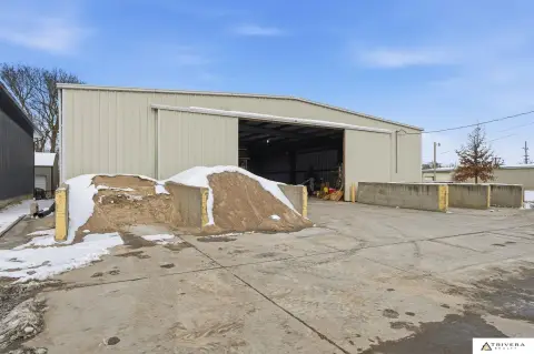 Steel Warehouse Building