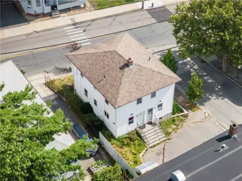 Townhouse-Style Duplex Near Providence College